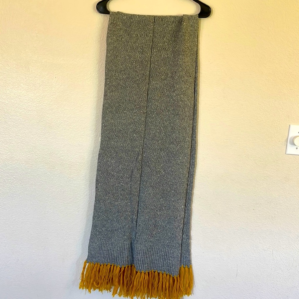 Universal thread scarf